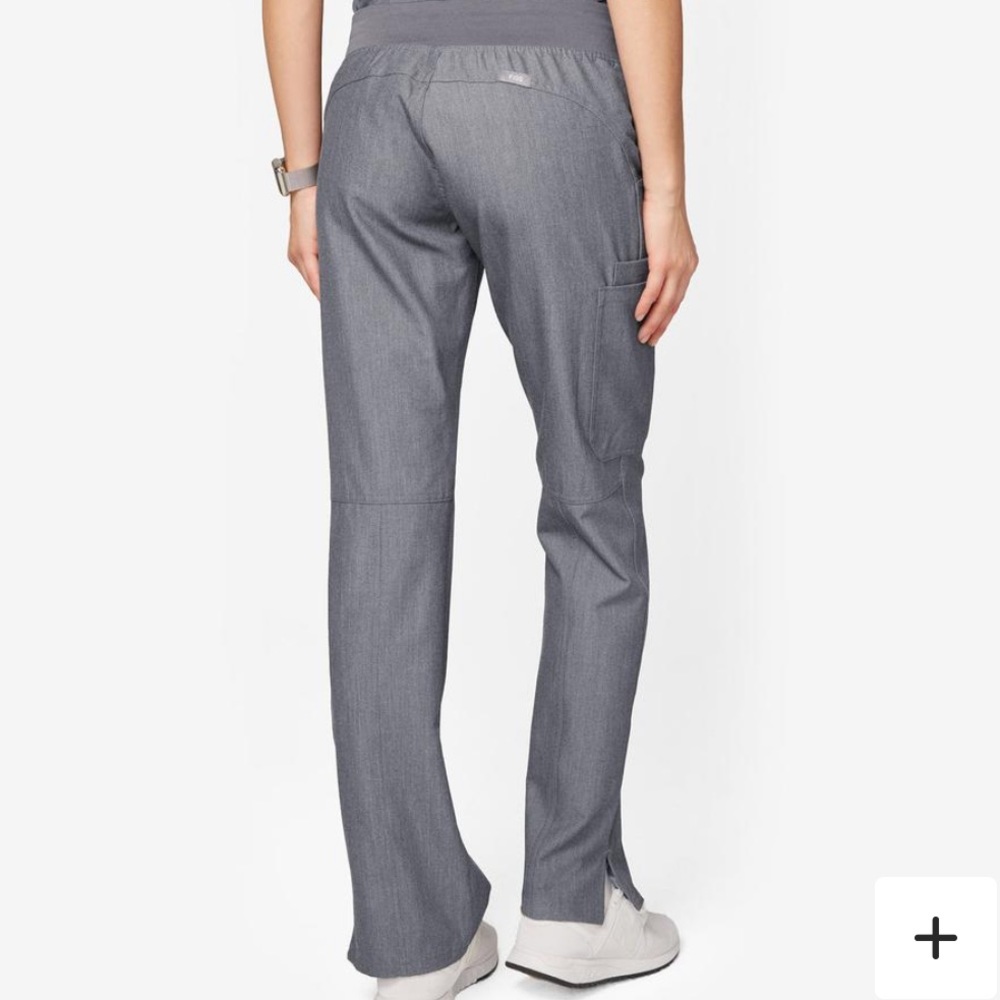 Figs Gray Three Pocket Top & Cargo Bottoms - Picture 3 of 6